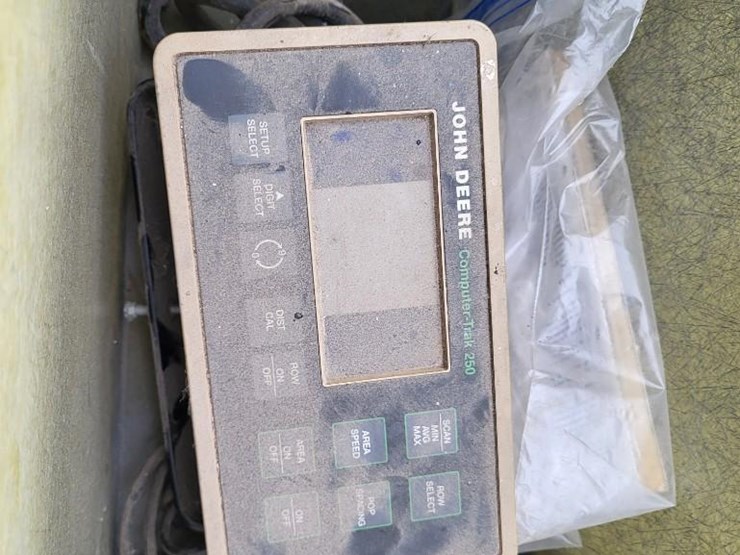 john-deere-7240-image-34