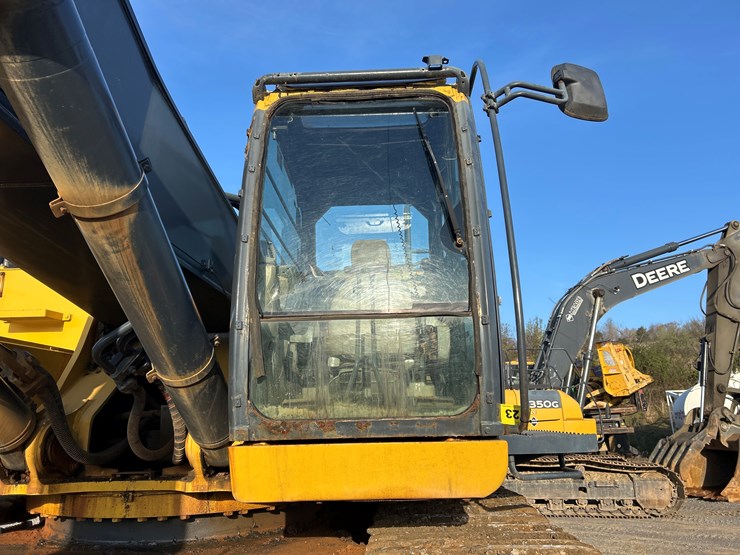 2006-deere-650d-lc-image-45