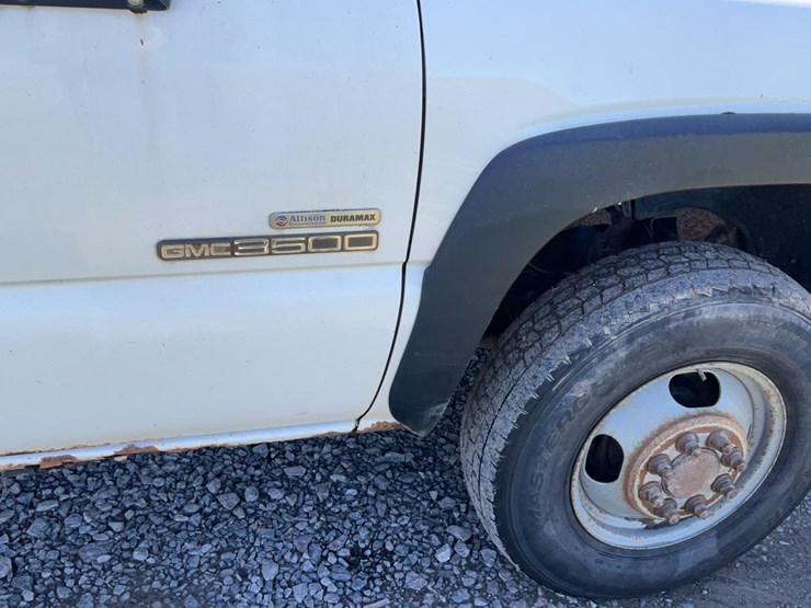 #501-•-2006-gmc-dump-truck-image-35