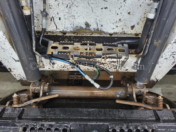 2017-bobcat-t770-image-17