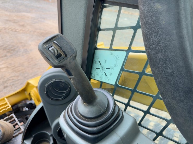 2016-caterpillar-279d-image-21