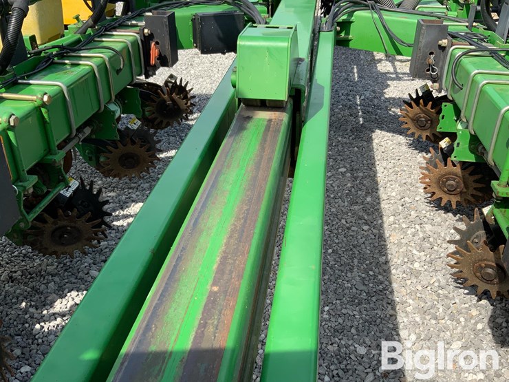 1997-john-deere-1770-image-19