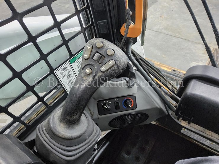 2022-bobcat-t770-image-27