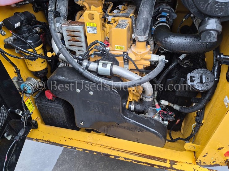 2020-caterpillar-289d3-image-16