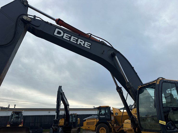 2013-john-deere-9-image-28