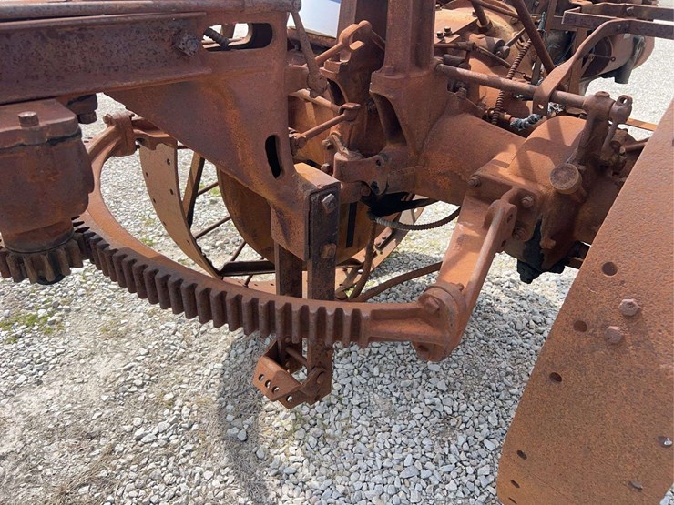 moline-universal-image-21