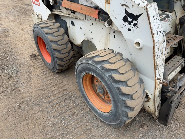 2007-bobcat-s300-image-10