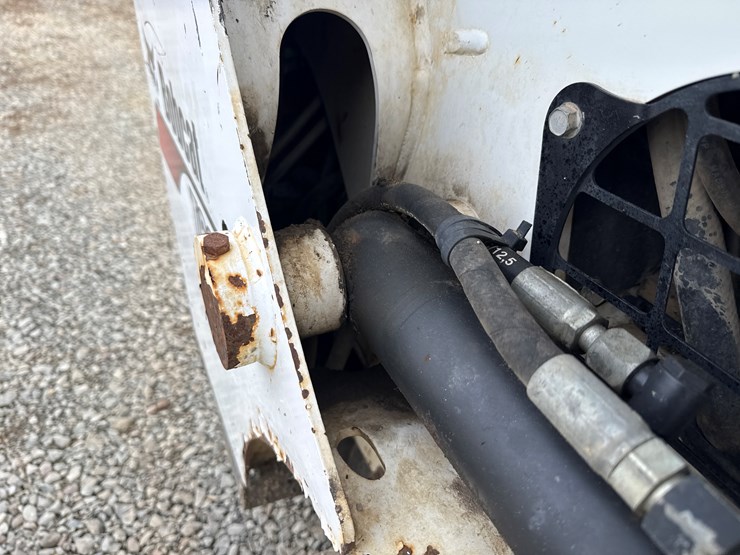 bobcat-t630-image-18