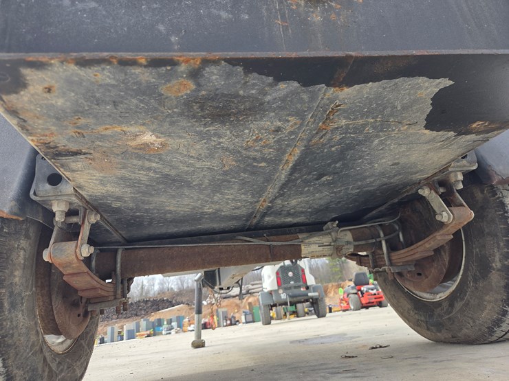 2016-massey-ferguson-8-image-27