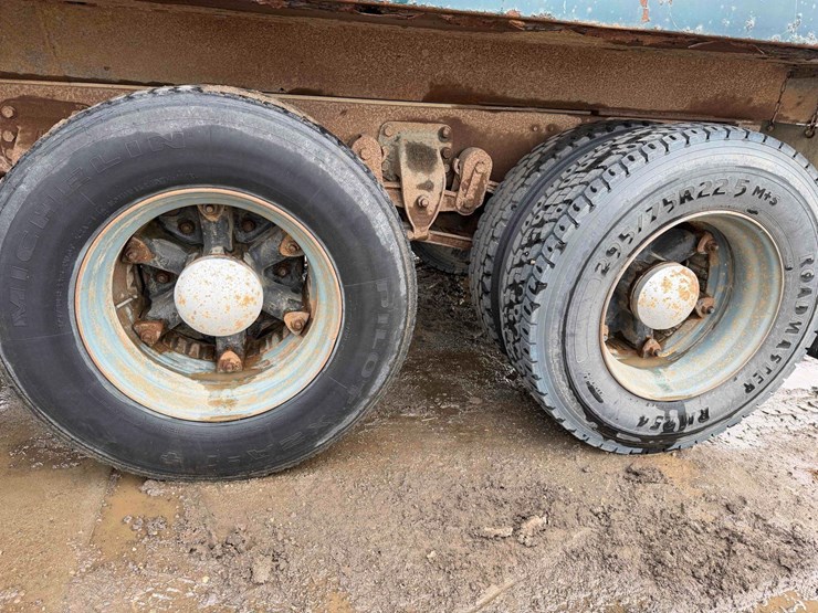 1989-ford-l-image-29