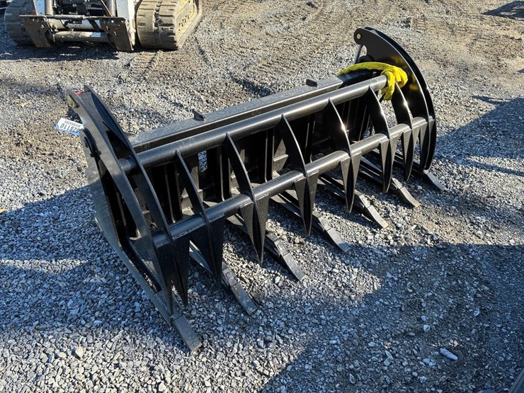wildcat-74"-heavy-duty-skid-steer-root-rake-grapple-image-1