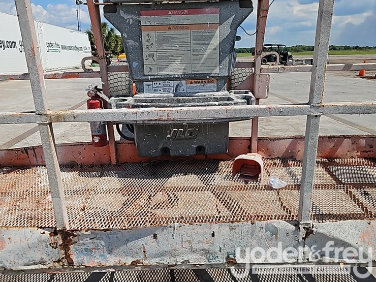 2016-jlg-600s-image-12