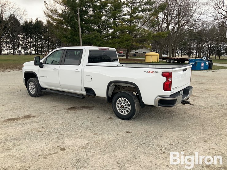 2022-chevrolet-2500-image-7