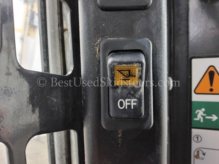 2022-bobcat-t870-image-24