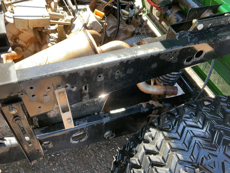 john-deere-gator-image-11