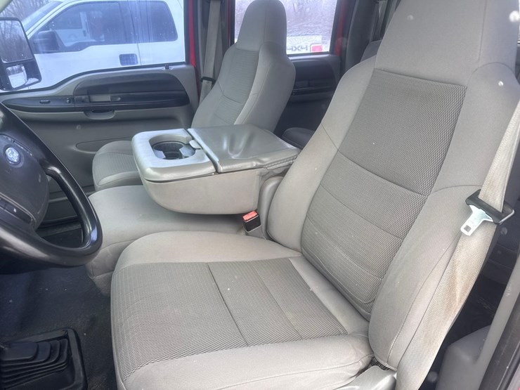 2004-ford-f350-image-25