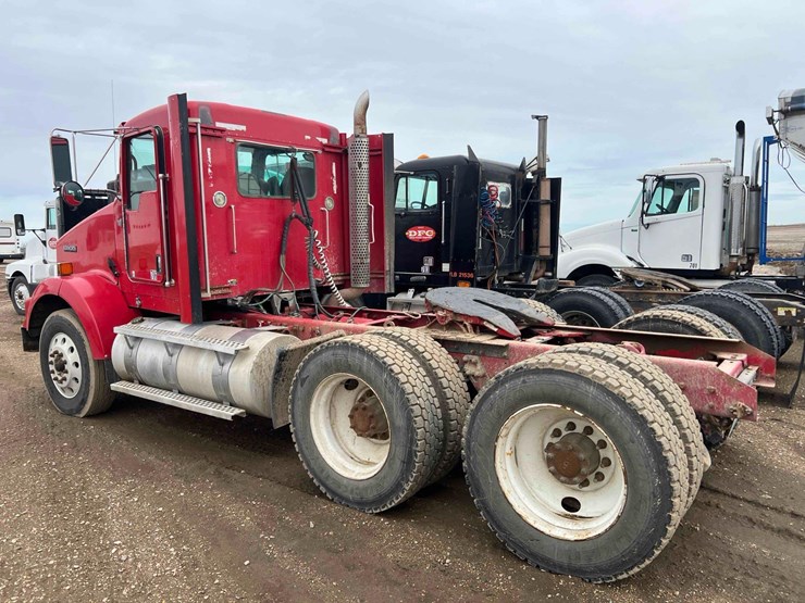 2010-kenworth-t800-image-5