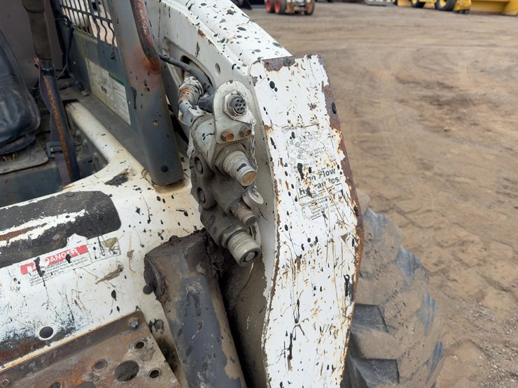 2007-bobcat-s300-image-9