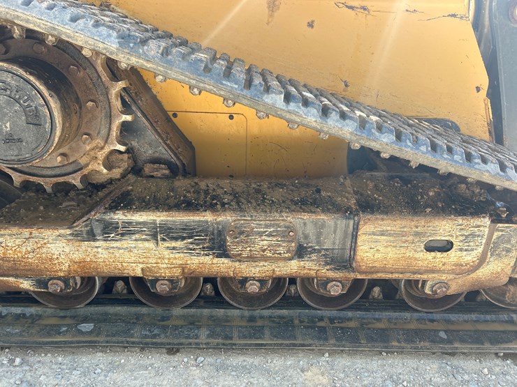 2015-deere-333e-image-42