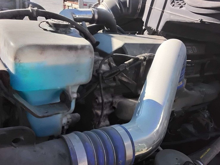 2019-peterbilt-579-image-57