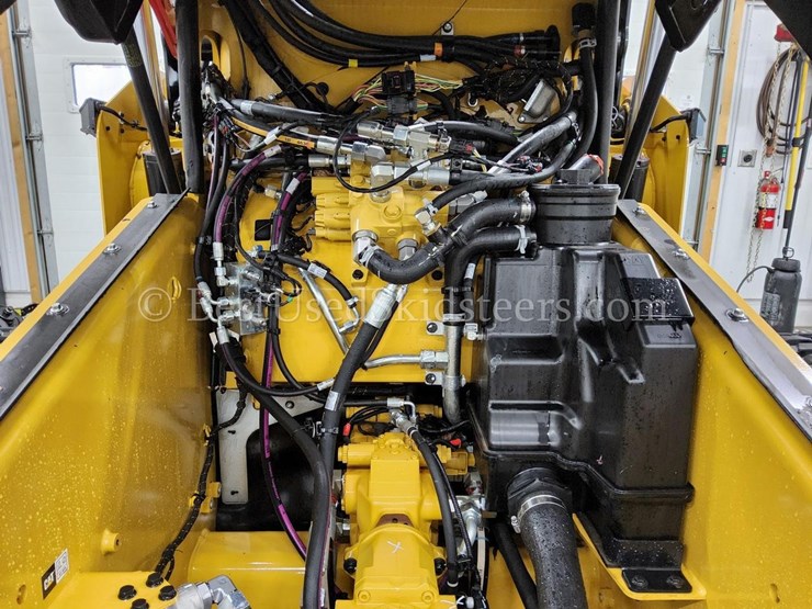 2024-caterpillar-255-image-14