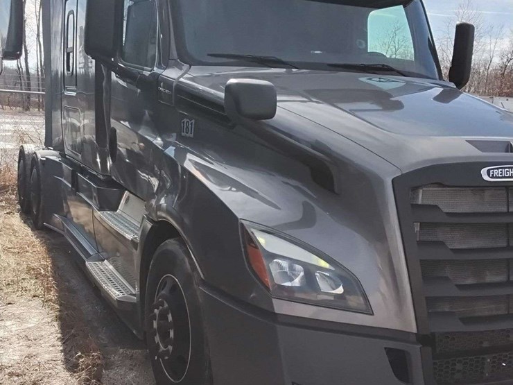 2020-freightliner-cascadia-126-image-28