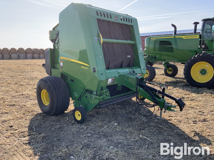 2021-john-deere-560m-image-3