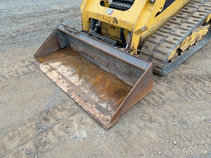 2020-caterpillar-259d3-image-9