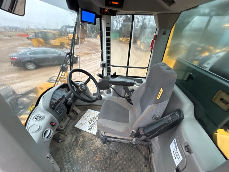 2019-volvo-l90h-image-57