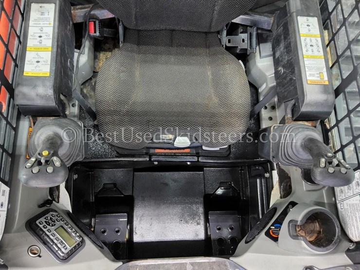 2020-bobcat-t770-image-27