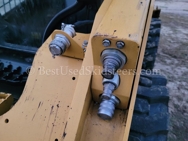 2023-caterpillar-262d3-image-9