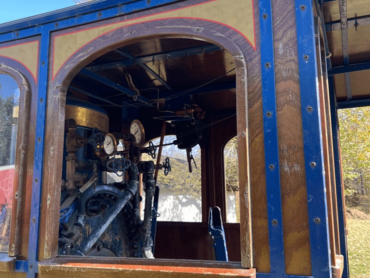 frick-steam-locomotive-with-track-image-193