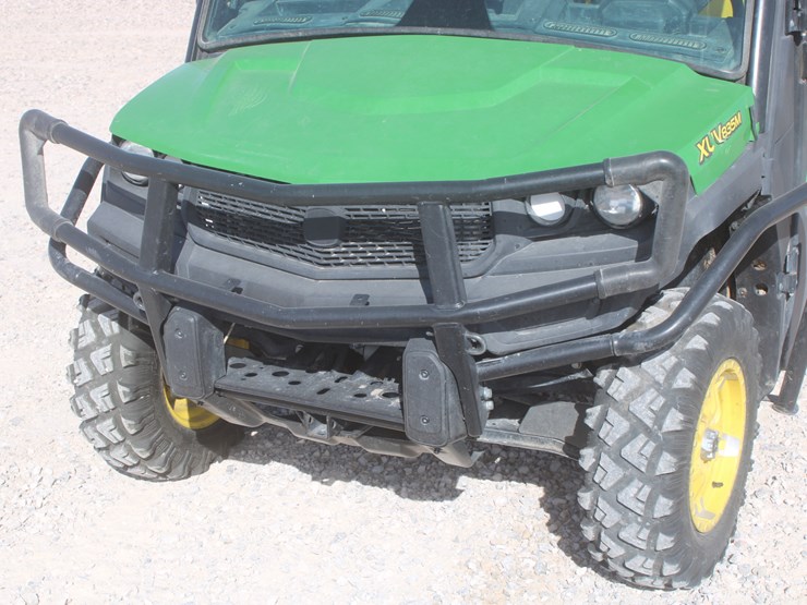 2019-john-deere-gator-image-43