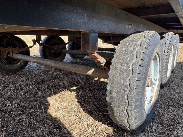 tri-axle-flat-deck-trailer,-ramps,-ball-hitch,-20'-x-8'-image-11