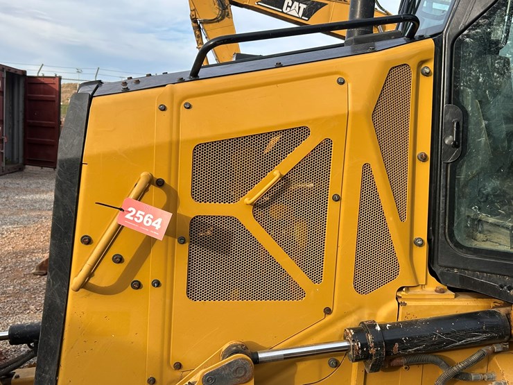 2023-caterpillar-d1-image-27