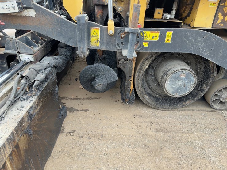 2013-caterpillar-ap-1055e-image-23