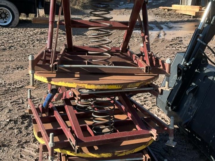 #209-•-pallet-lumber-stackers-image-3