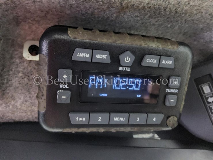 2019-deere-325g-image-14