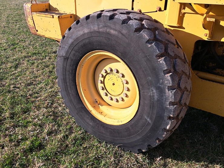 1997-john-deere-444h-image-40