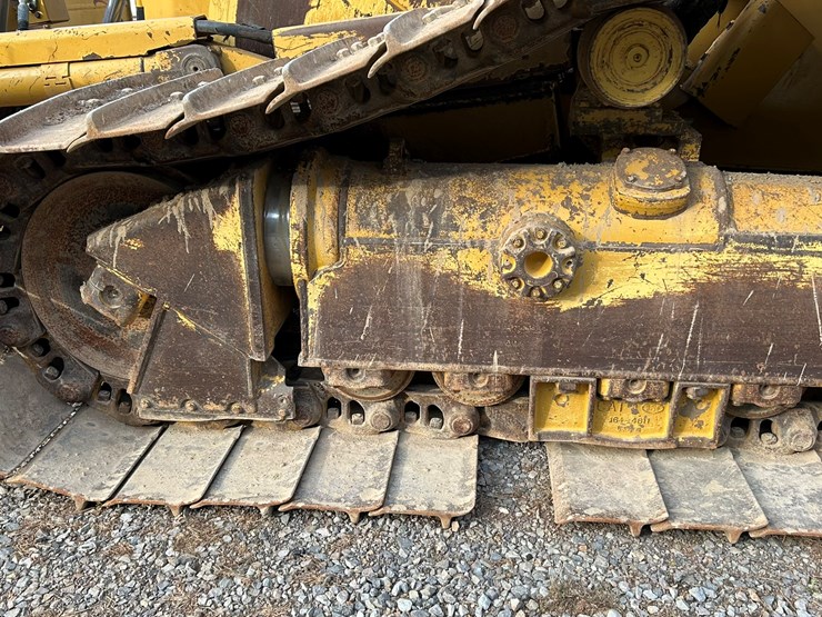 2015-caterpillar-d6t-lgp-image-77