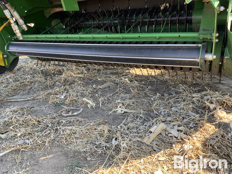 2021-john-deere-560m-image-9