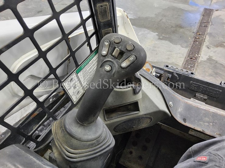 2019-bobcat-t595-image-23