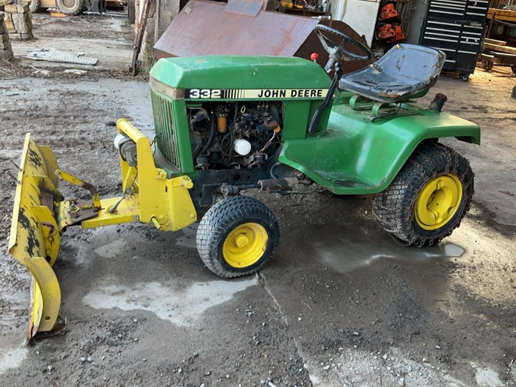 john-deere-332-image-2