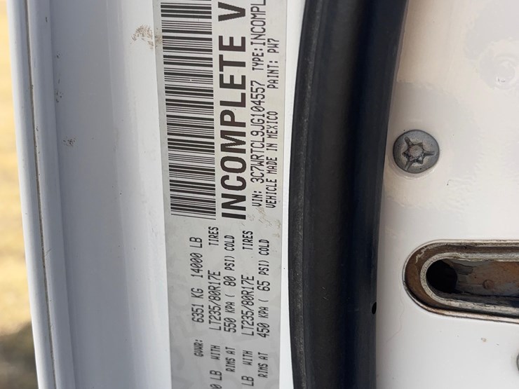 2018-dodge-3500-image-19