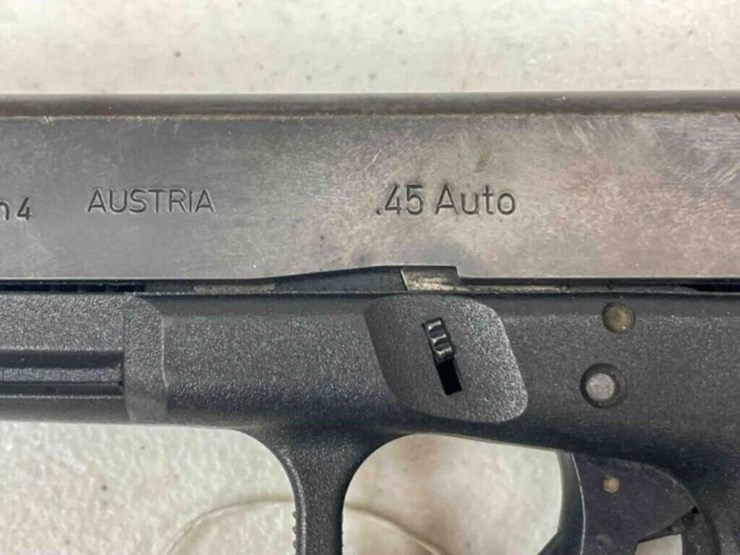 glock-pistol-image-9