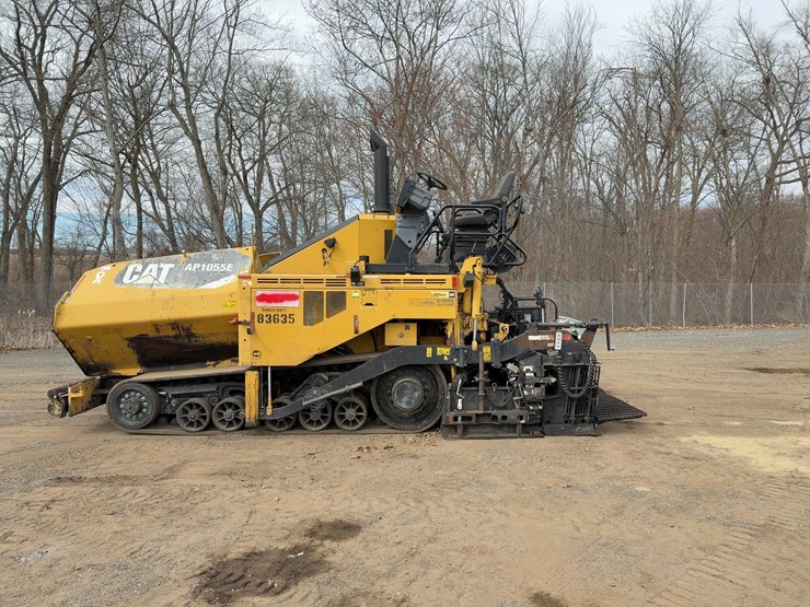 2013-caterpillar-ap-1055e-image-2