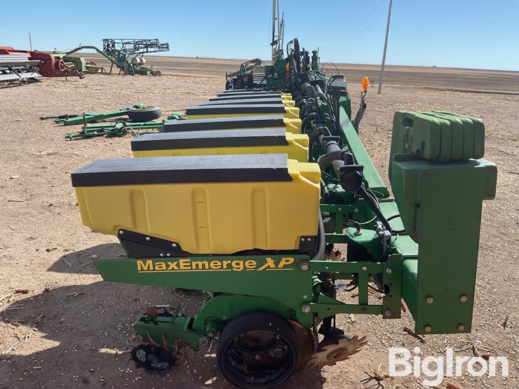 2014-john-deere-1720-image-4