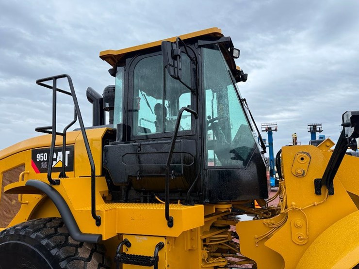2018-caterpillar-950gc-image-16