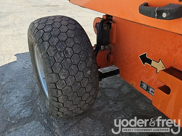 2016-jlg-600s-image-9