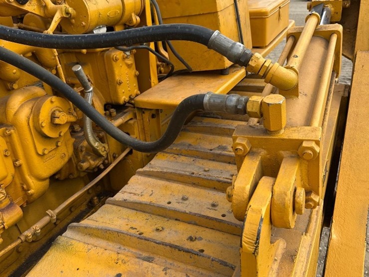 caterpillar-d2-image-15